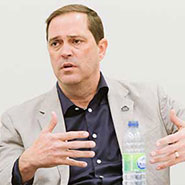 Cisco CEO, John Chambers, Chuck Robbins